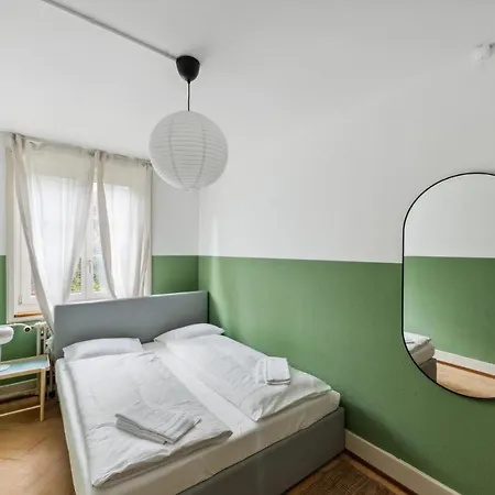Semesterbostad Centrally Located House With Garden