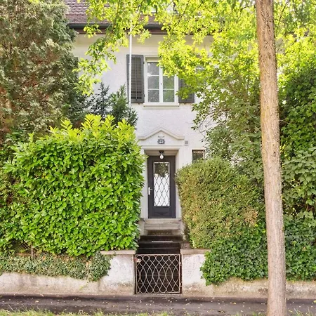 Centrally Located House With Garden Semesterbostad *