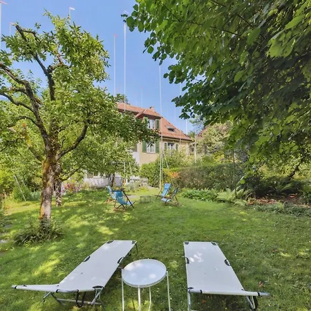 Semesterbostad Centrally Located House With Garden