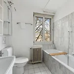 Centrally Located House With Garden *