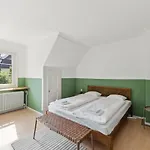Semesterbostad Centrally Located House With Garden