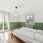 Semesterbostad Centrally Located House With Garden Zürich