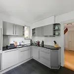 Centrally Located House With Garden Semesterbostad Zürich