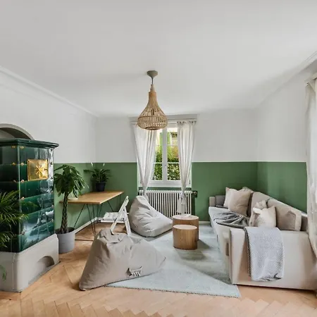 Centrally Located House With Garden *