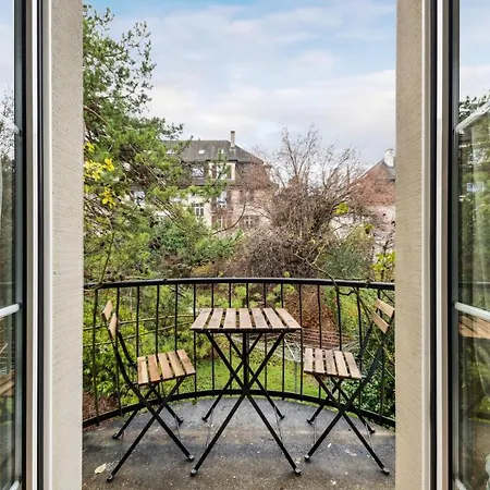 Centrally Located House With Garden Hébergement de vacances Zurich