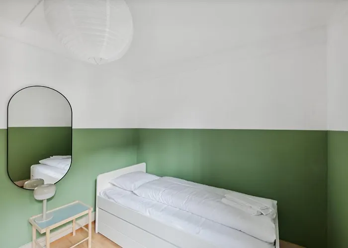 Centrally Located House With Garden 펜션