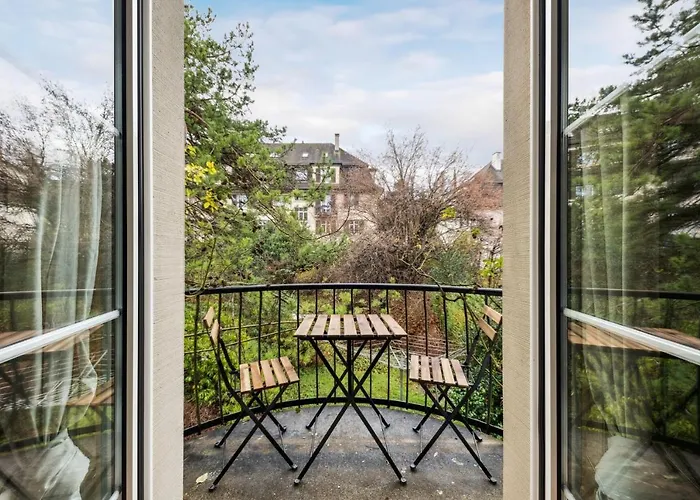 Centrally Located House With Garden بيت للعطل زيورخ