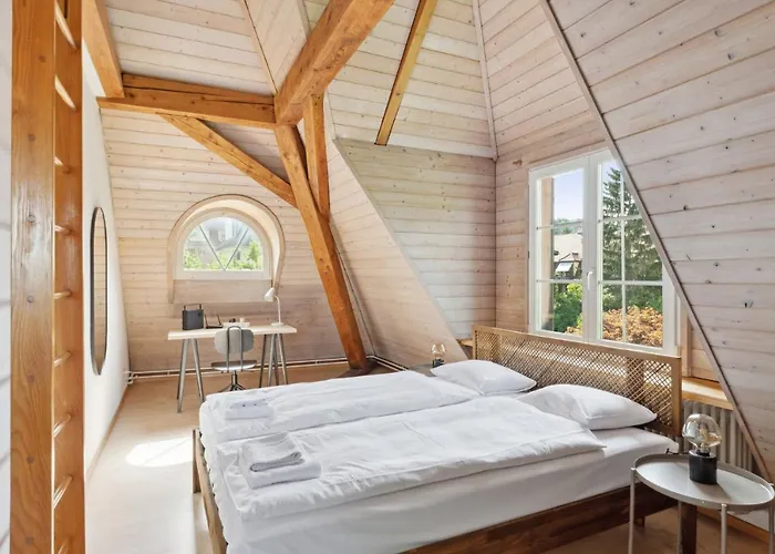 Centrally Located House With Garden *