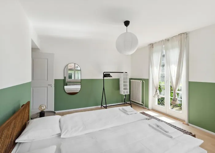 Centrally Located House With Garden 펜션