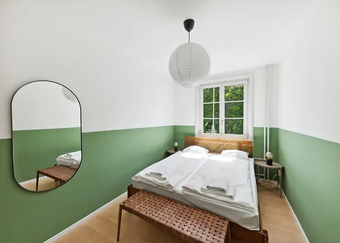 Centrally Located House With Garden *