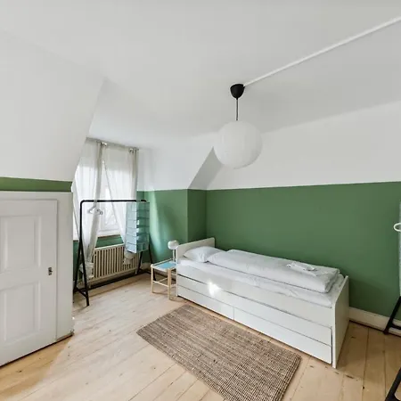 Ferienhaus Centrally Located House With Garden Zürich