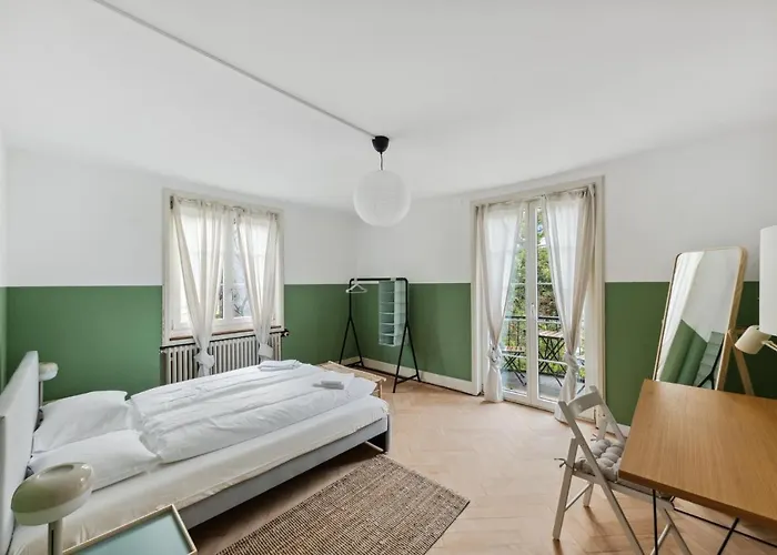 Centrally Located House With Garden * Zürih