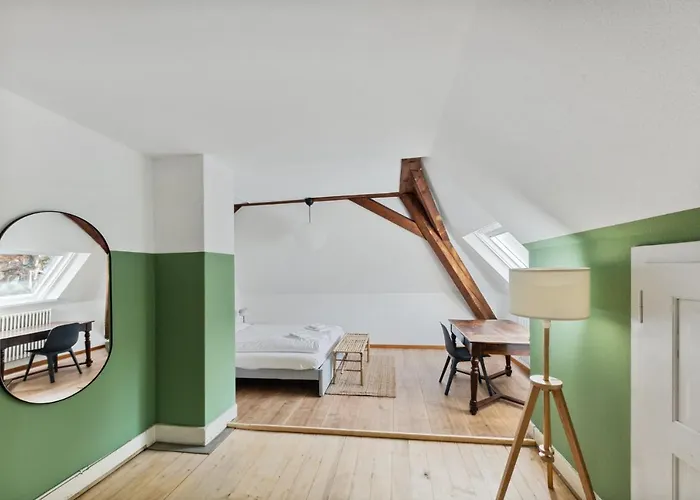 Centrally Located House With Garden *